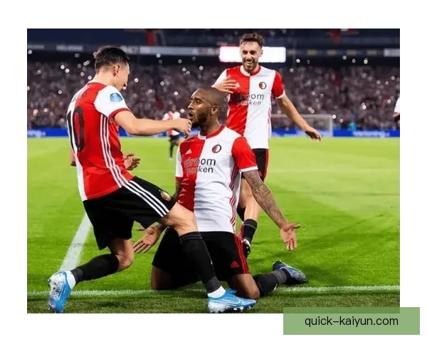 费耶诺德战术解析：球队表现稳健，攻防转换提升显著